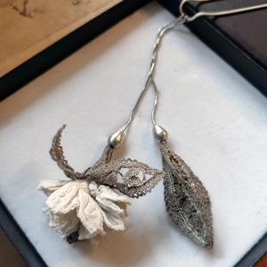 Bimbósvirág nyakék